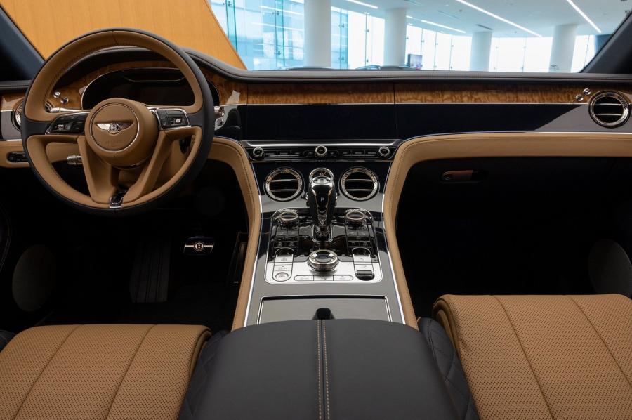 Торпедо Bentley Continental GT 2020 года  (UAE) (фото 6 из 10)